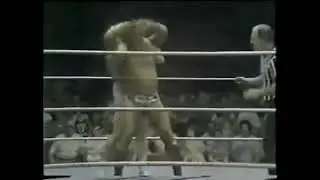 WWWF TV 1977 Patera breaks Whitewolf's neck