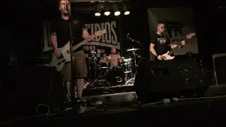 Devasta - Non te ne pentirai (live Acrobax Roma)