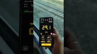 Running of Avantika express at slow pace for going to Mumbai Central railway station from Indore