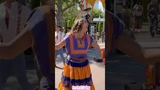 #coco #themusicalworldofcoco #disney #castmembers #theworldesmifamilia #socalwrizz #foryou #fyp