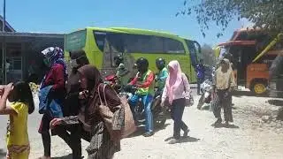 Parkiran pantai klayer dan goa gong penuh karena membludaknya pengunjung