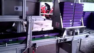 Tray de-stacker  system