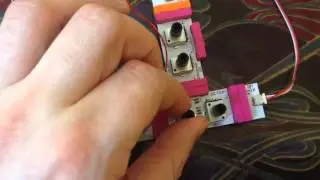 Automatic music in little bits synth kit