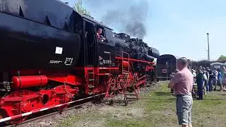 Laute Dampflokanfahrt mit angezogener Bremse      BR  52 8177-9