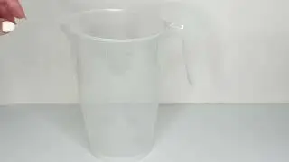 PLASTIC POURING JUG 2 LITRE