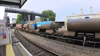 I just love the thrash sound of the class 66 locomotive