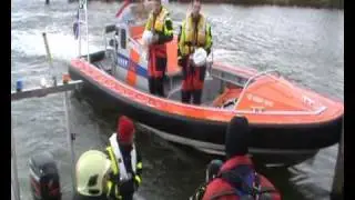 Redding opvarenden gekapseisde zeilboot