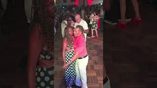 Baile Anos Dourados bombando realizado no Clube FLORESTA em Amparo.