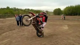 Slow wheelie training according to Offroad Fanatic and Maxon279. First steps.