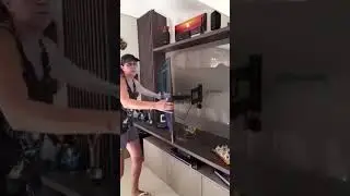 Televis&atilde;o de 55 polegadas em suporte articulado e inclin&aacute;vel  com bra&ccedil;o de 61cm FT-4461P FIXATEK