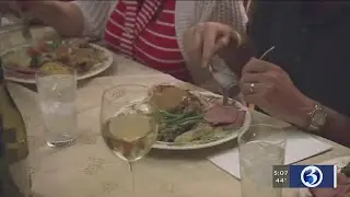 VIDEO: Families buying pre-made Thanksgiving meals this year due to smaller gatherings