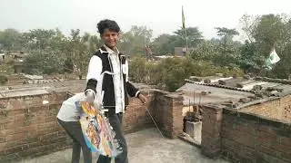 Kite udha rahe do bhai 💗 Sunday ka maja karte hua din 😅 udh nahi hai hai kite 😂