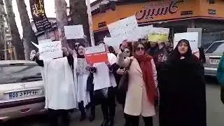 Iran - Les femmes spoli&eacute;es par l'institution financi&egrave;re Caspian &agrave; Racht