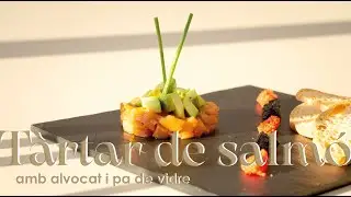 Videorecepta - T&agrave;rtar de salm&oacute; amb alvocat i pa de vidre