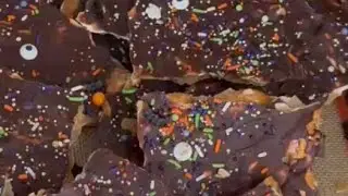 Easy Haloween Treat! 👻🎃 | Pennsylvania Creepy Crack Candy