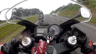 Honda CBR 600 F4i com GoPro no tanque  PR - GoPro HD Hero 2
