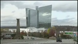 Mohegan chairman: We could open casino in northern CT