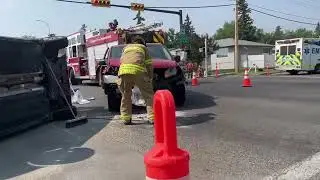 Calgary EMS , police , CFD on scene of a car crash | video 1.51