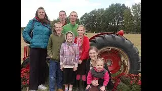Ms. Lisa Comes to the Pumpkin Farm With Us!