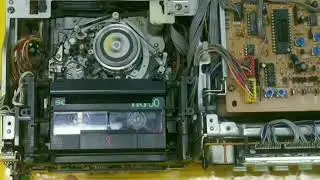 Cassette and tape loading in Sony Video8 &ldquo;O&rdquo; drive. VCR model EV-S600 / EV-S700