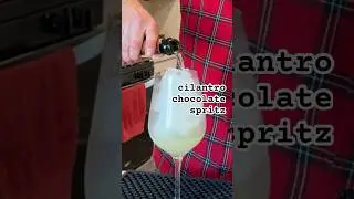 Шоколадный спритц с кинзой от Кейтлин Стюарт. #коктейль