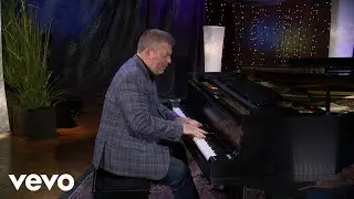 Gaither - Silent Night (Live) (Official Music Video) ft. Matthew Holt