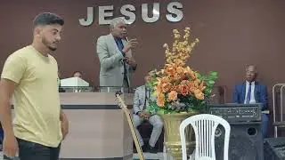 Pr. Juarez Tavares pregando na Igreja Ev. Assembleia de Deus em Novo Destino, Alcobaça Bahia