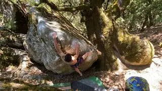 Castle Rock Bouldering: Right Hand Man (V7)