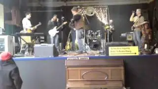 Hessel met front gitaar.mp4