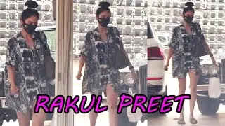 Rakul Preet Singh IGNORE Media Outside Her Residence || V Media Entertainment