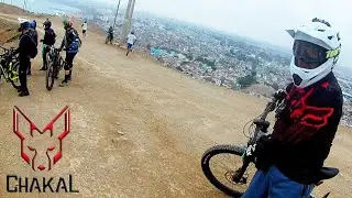 Manolos en una subida y bajada por los Peraltes en el Morro Solar de Chorrillos / 18-10-2025