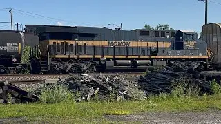 Csx m364 with monon heritage unit