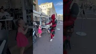 C&rsquo;est facile d&rsquo;&ecirc;tre heureux !! #dance #funny#baddydeadpool #deadpool