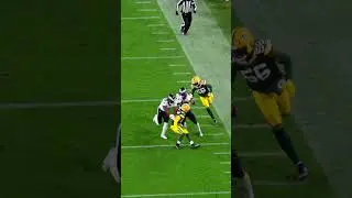 Saquon Barkley's spin move but in slow motion 🌀 #shorts