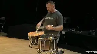 2019  Stephen CREIGHTON  Solo batterie écossaise    Auray   02 nov           Sans titre