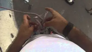 Nudo del Ocho al arn&eacute;s para escalar