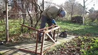 Реставрація старого стола з дерев'яною стільницею