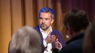 Writers Series - Oorlog of vrede: Sasja Filipenko en Michaïl Sjisjkin in gesprek met Eva Hartog