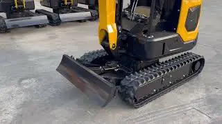 Small tracked excavator, 1.8 tons, meets EPA Euro 5 emission standards, with cab.#excavator