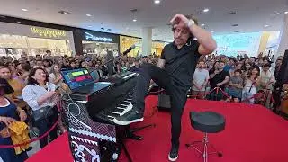 Take On Me a-ha (Shopping Iguatemi Brasília)