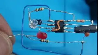 DIY Vehicle Safety Gadget | Flashing Indicator + Alarm Using 555 Timer