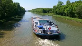 Binnenschiffe auf dem Mittellandkanal   Kanalbr&uuml;cke Hespe