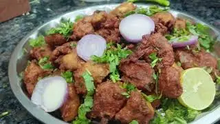 పెసరపప్పు తో గారెలు ఒకసారి ఈ విధంగా ట్రై చేసి చూడండి#pesara garelu#