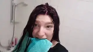 Deing my hair cyber purple 💜