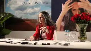 Maria Bethânia apresenta 