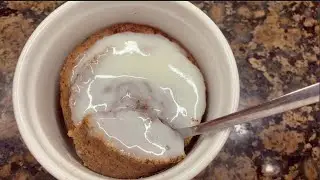 1 MINUTE LOW CARB CINNAMON ROLL MUG CAKE