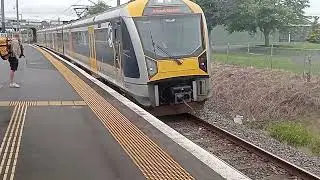 3 Carriage Eletric Train + DL 9377 At Homai