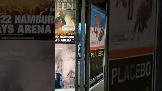 Афиши на жд платформе Гамбурга. Германия/Posters on the railway platform of Hamburg. Germany