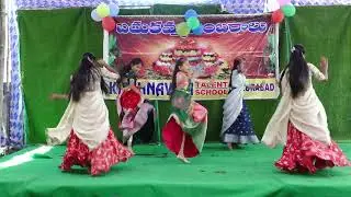 7th class Girls Dance