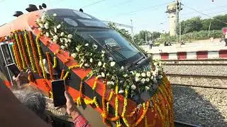 02462 FEROZEPUR TO DELHI VANDE BHARAT INAUGURAL RUN ARRIVING PATIALA WITH GRAND WELCOME. #patiala 